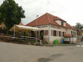 Hostinec U Škrpálu, Vítkovo náměstí 94, Sedlec-Prčice