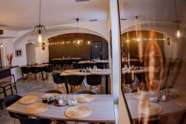 Žárovka Restaurant a Selfie Cafe