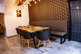 Žárovka Restaurant a Selfie Cafe