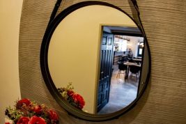 Žárovka Restaurant a Selfie Cafe