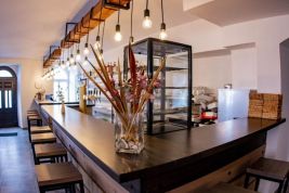Žárovka Restaurant  Cafe