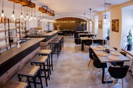 Žárovka Restaurant  Cafe
