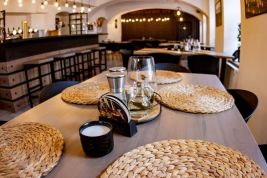 Žárovka Restaurant  Cafe