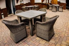 Žárovka Restaurant  Cafe